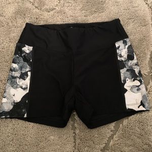 Marika work out / yoga shorts